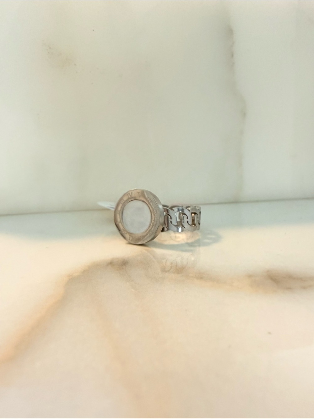 Mother-of-Pearl Round Statement Ring in Silver